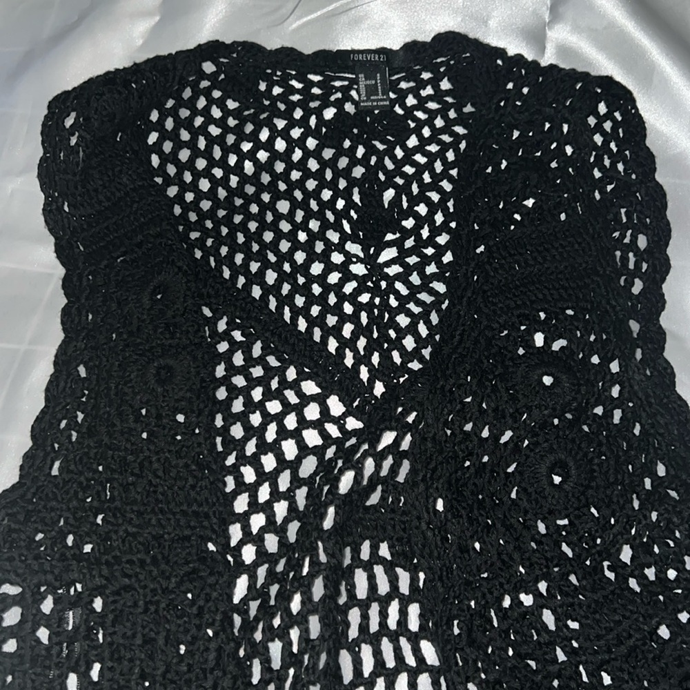FOREVER 21 SMALL Black swim long sleeveless cover up